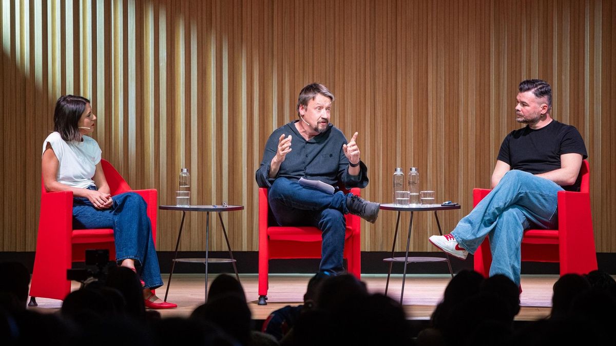 Momento del evento entre Montero, Rufián y Domènech