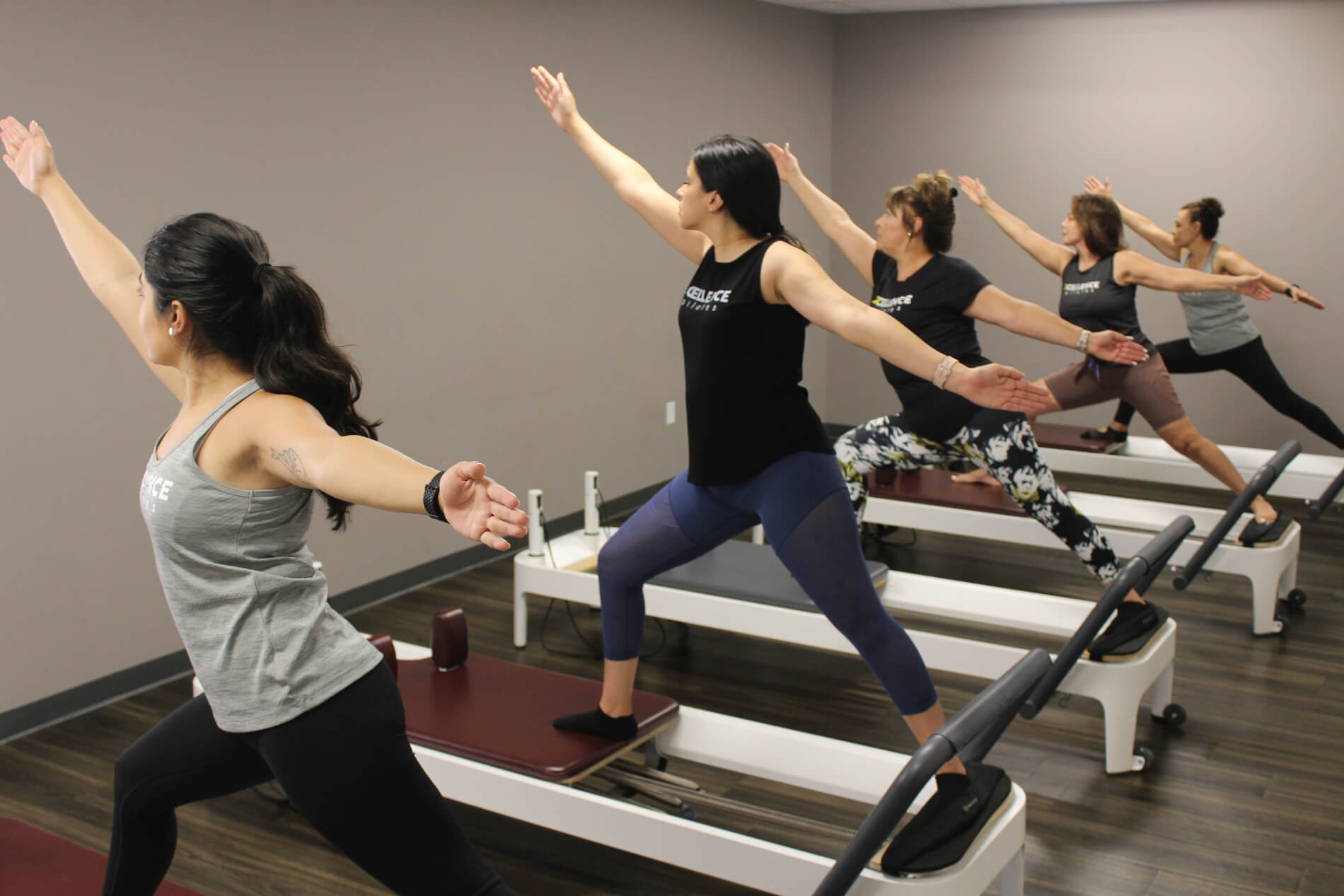 Mujeres en clase de pilates